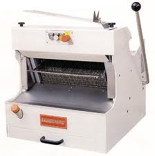 Bread Slicer With Cover
